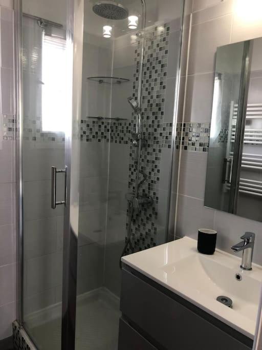 Appartement Balcon, Place De Parking, Centre Ville Valence (Drome) Exterior foto